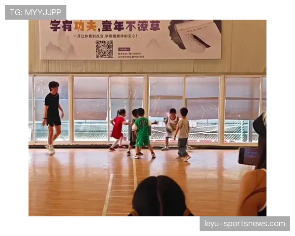 篮球规则中的“拉人犯规”应该如何判罚?新手必看! 篮球规则中的“拉人犯规”应该如何判罚?新手必看!